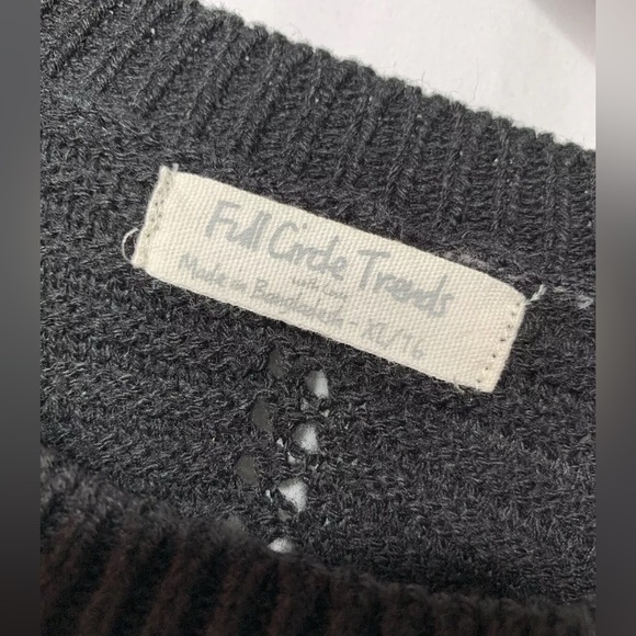 3/$20 Full Circle Trends Stylish Chevron Knit Sweater - Black, White, & Tan XL - Picture 5 of 11